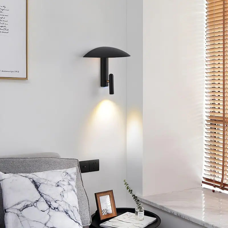 Applique Murale Abat Jour Noir Au Style Moderne