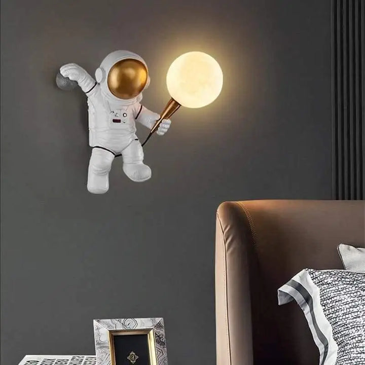 Applique Murale Astronaute Blanche au Design Moderne