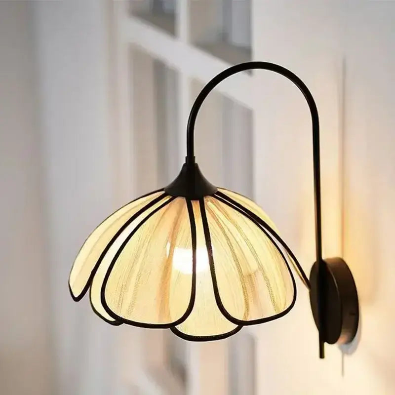 Applique Murale Fleur Avec Plusieurs Pétales En Rotin