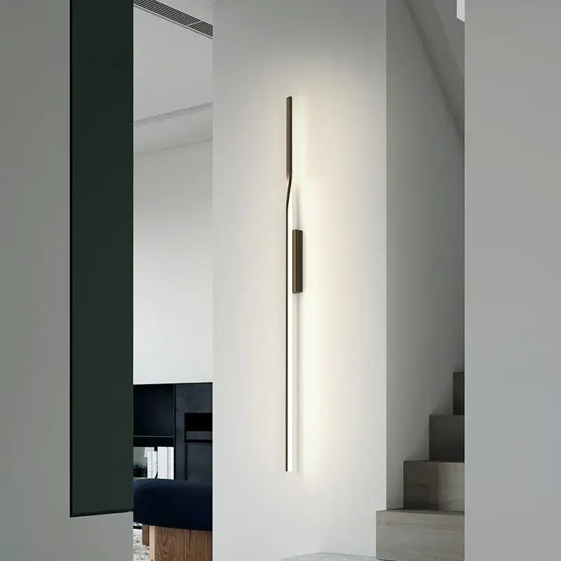 Applique murale verticale noire pour ambiance moderne