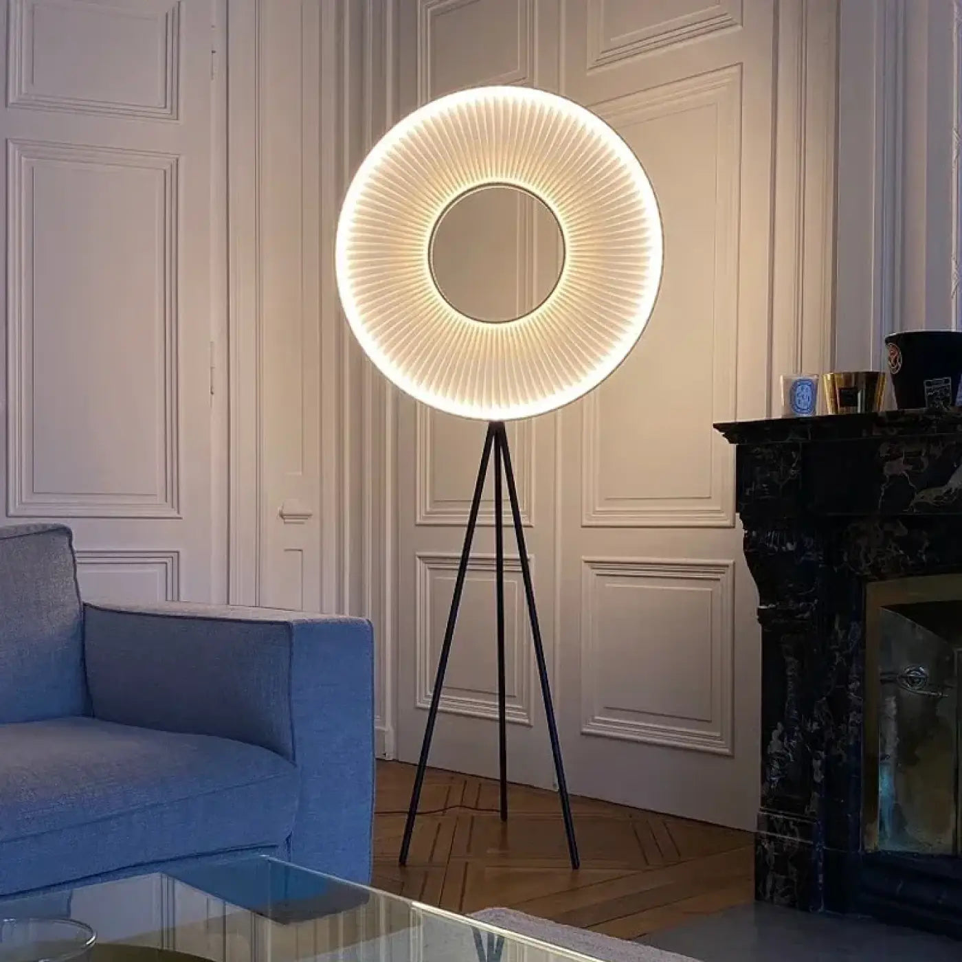 Lampadaire trépied design minimaliste en bois et tissu LINEA – lumière & lueur Lampadaire trépied design minimaliste en bois et tissu LINEA – lumière & lueur