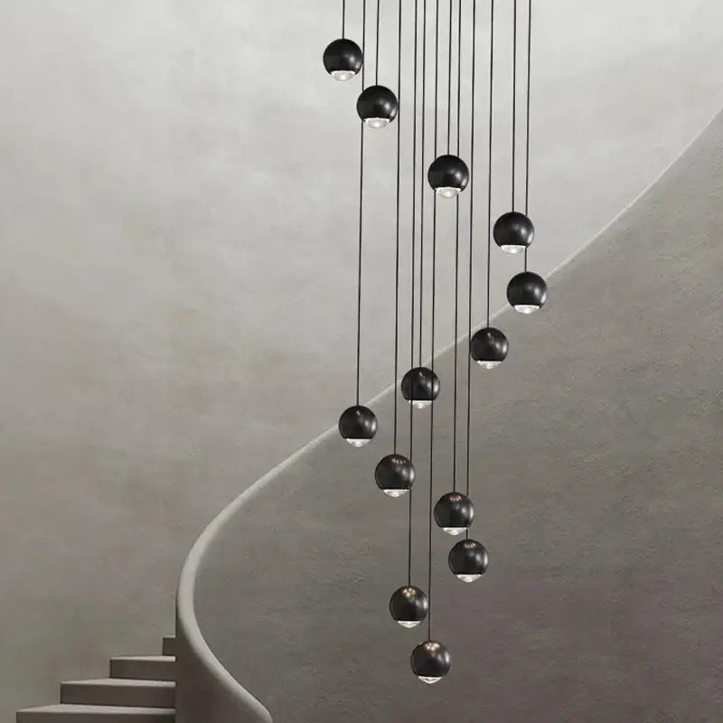Suspension Cascade Moderne Boules Noires Pour Escalier