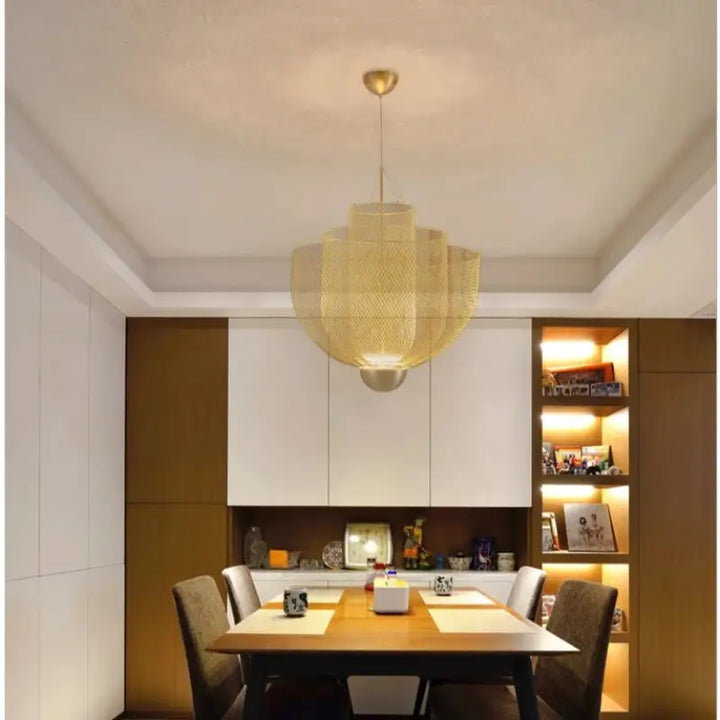 Suspension Design Métal Doré Forme Fleur Sculptée Moderne Élégante