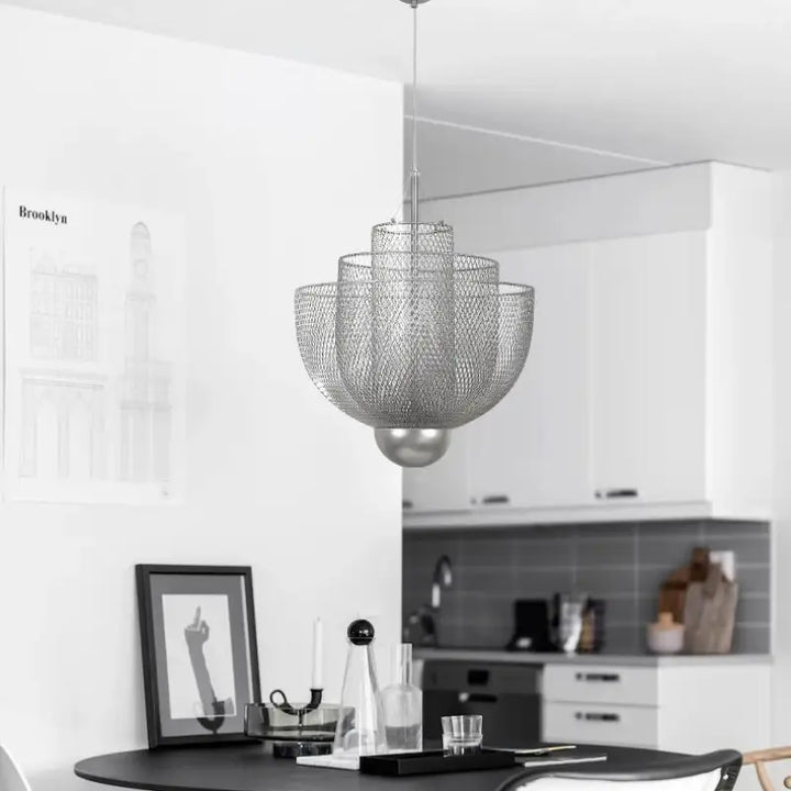 Suspension Design Métal Doré Forme Fleur Sculptée Moderne Élégante