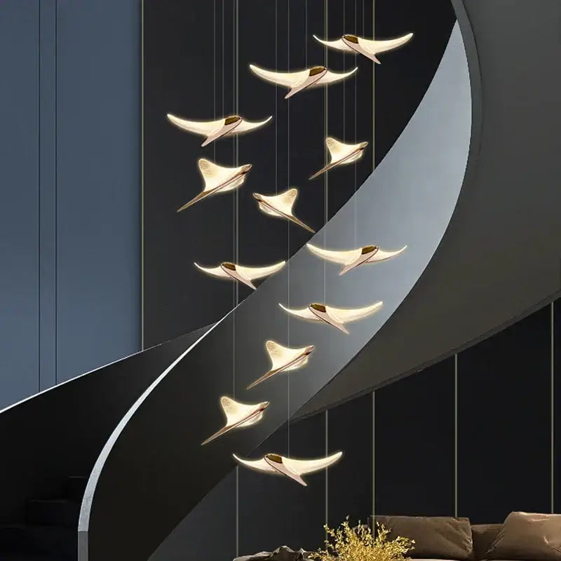 Suspension Design Volutes Aériennes LED Doré Sculptural