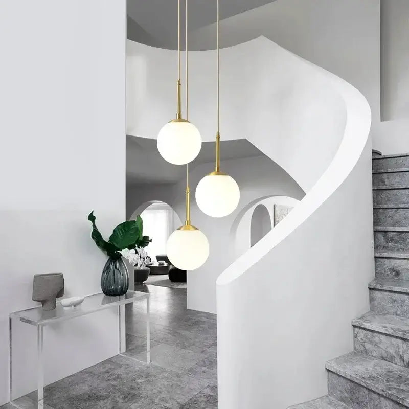 Suspension luminaire boule blanche avec long câble pour intérieur