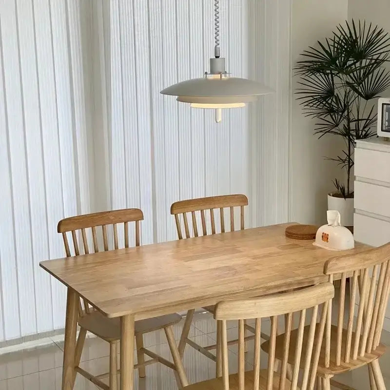 Suspension luminaire danoise blanche ou noir pour cuisine nordique