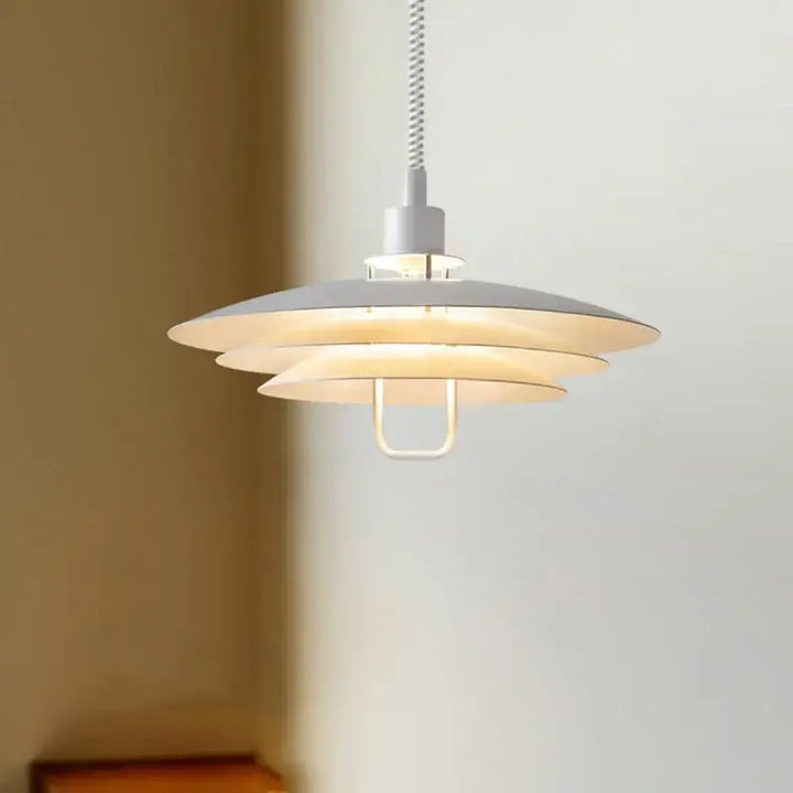 Suspension luminaire danoise blanche ou noir pour cuisine nordique