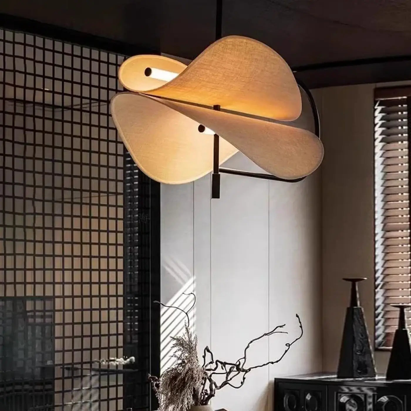 Suspension Luminaire Design Moderne En Tissu Beige Élégant – Lustria