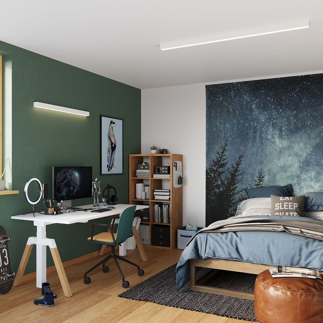 Applique murale linéaire PINNE blanc au-dessus d'un bureau