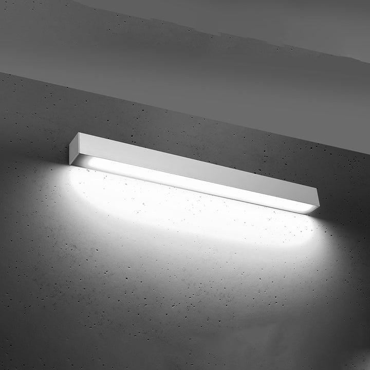 Applique murale linéaire PINNE blanc allumée, lumière vers le bas