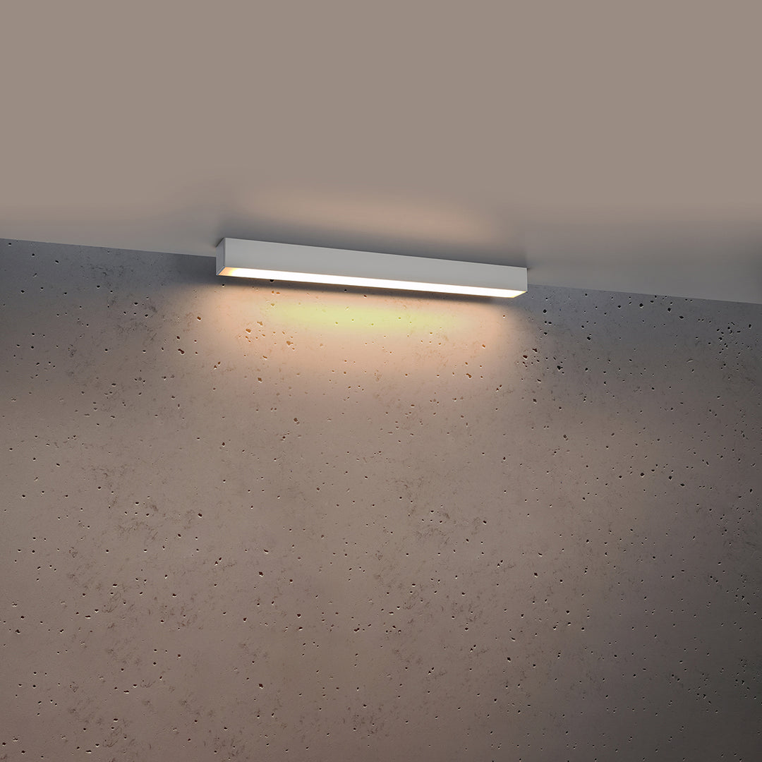 Plafonnier linéaire PINNE blanc allumée, au plafond