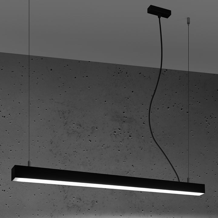Suspension linéaire PINNE noir allumée, suspendue