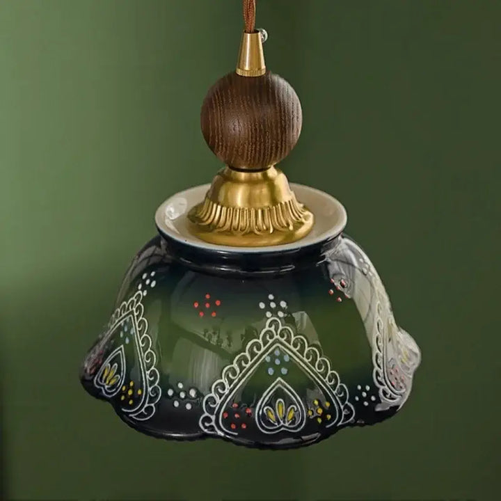 Suspension vintage en céramique vert et bois pour salon chic