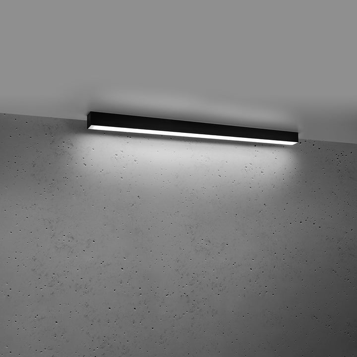 Plafonnier linéaire PINNE noir allumée, au plafond