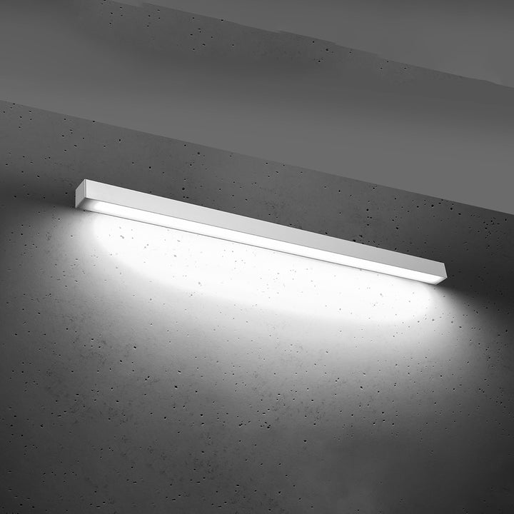 Applique murale linéaire PINNE blanc allumée, lumière vers le bas