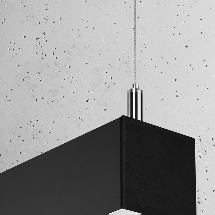 Suspension linéaire PINNE noir éteinte, détail du profilé