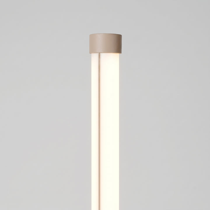 Lampadaire TRANG taupe détail du sommet du tube