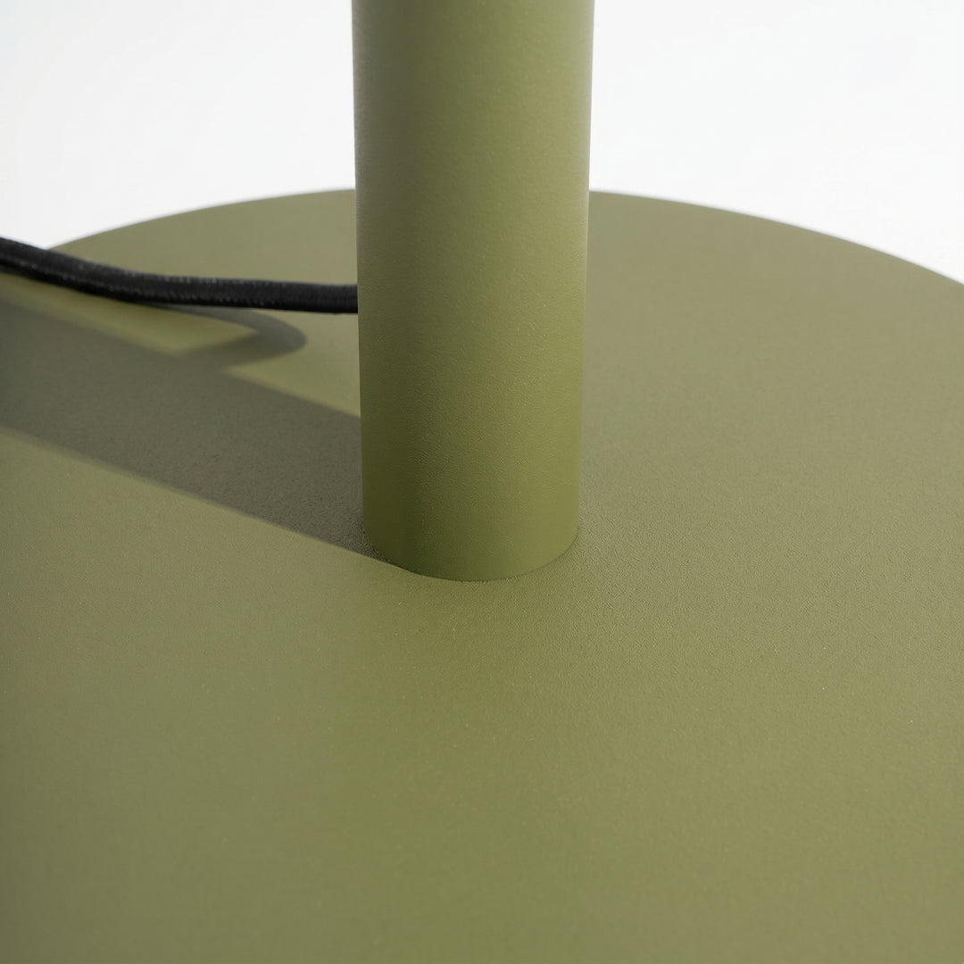 Lampadaire TRANG vert olive détail de la base