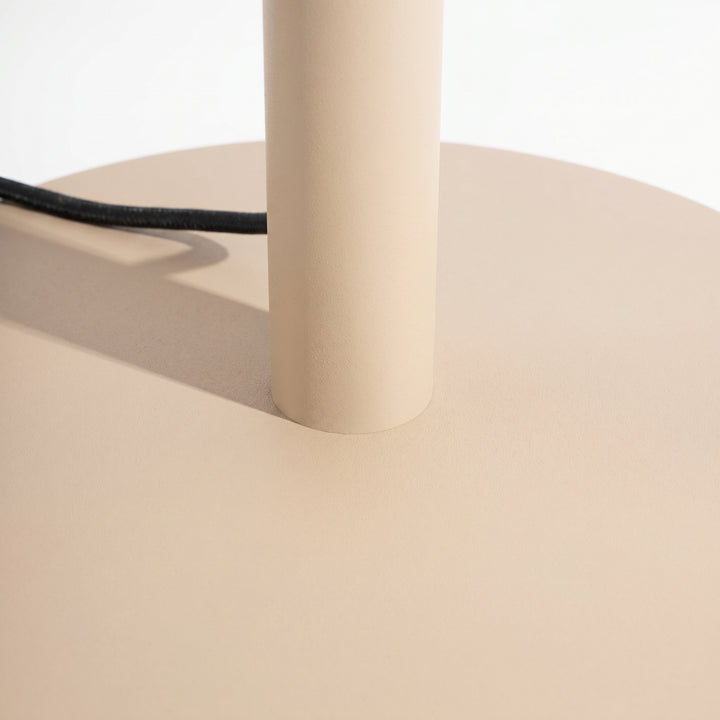 Lampadaire TRANG beige détail de la base