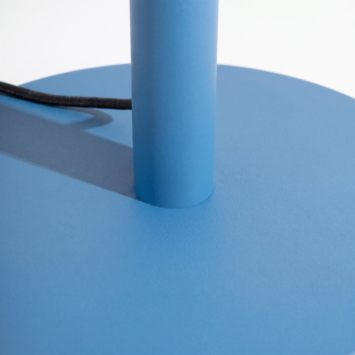Lampadaire TRANG bleu clair détail de la base