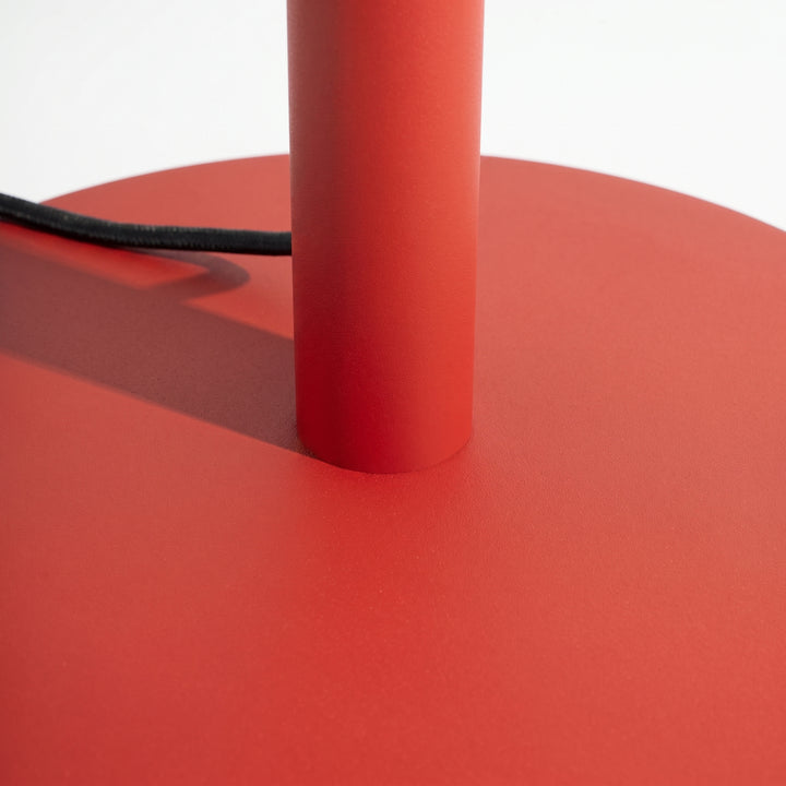 Lampadaire TRANG rouge détail de la base