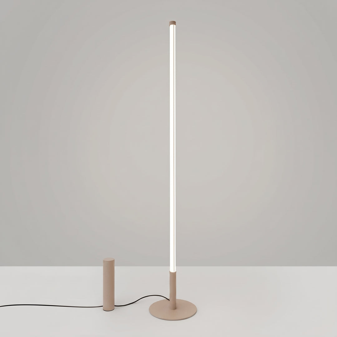 Lampadaire TRANG taupe allumée, tube lumineux