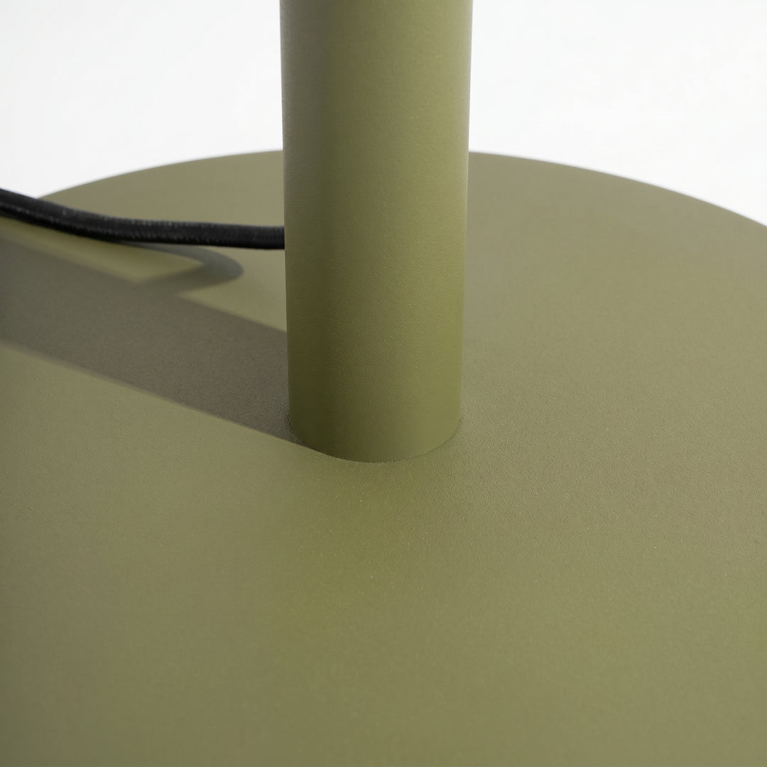 Lampadaire TRANG vert olive détail de la base