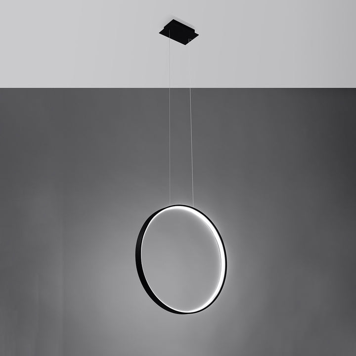 Suspension anneau RIO noir allumée, suspendue