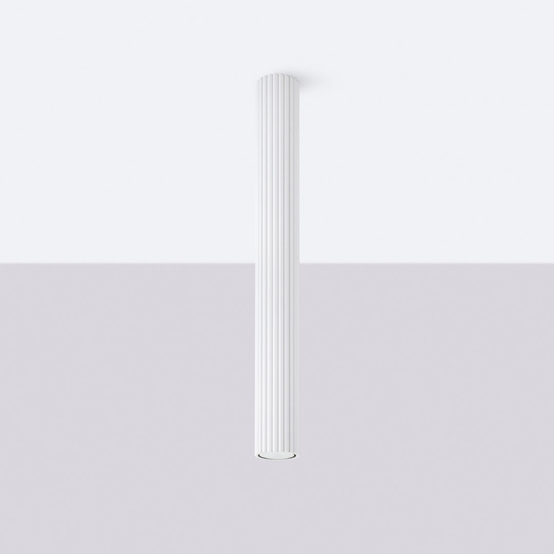 Luminaire Plafonnier blanc éteinte, vue rapprochée