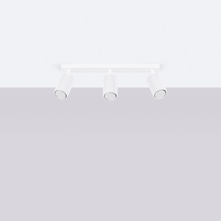 Luminaire Plafonnier blanc éteinte, vue rapprochée