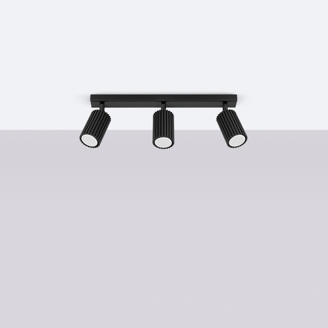 Luminaire Plafonnier noir éteinte, vue rapprochée