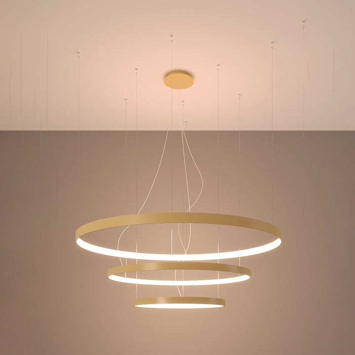 Lustre anneau RIO doré allumée, suspendu