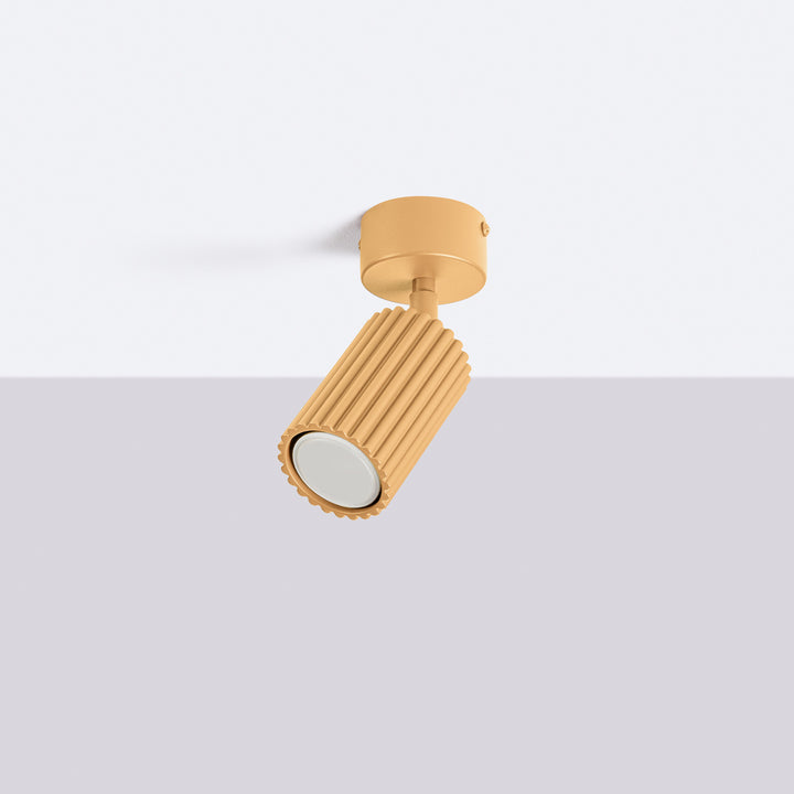 Luminaire Plafonnier doré éteinte, vue rapprochée