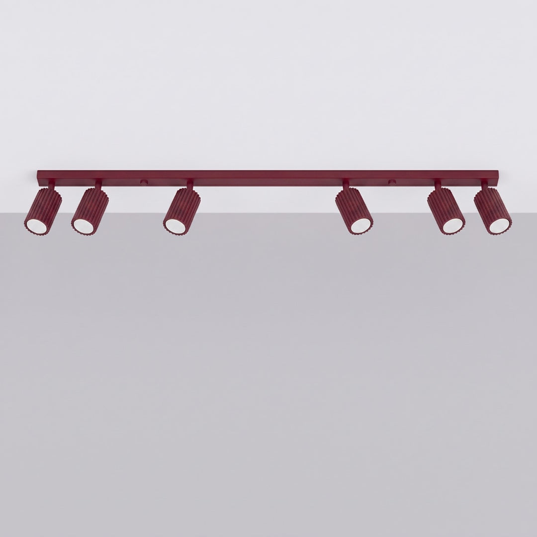 Luminaire Plafonnier bordeaux éteinte, vue rapprochée