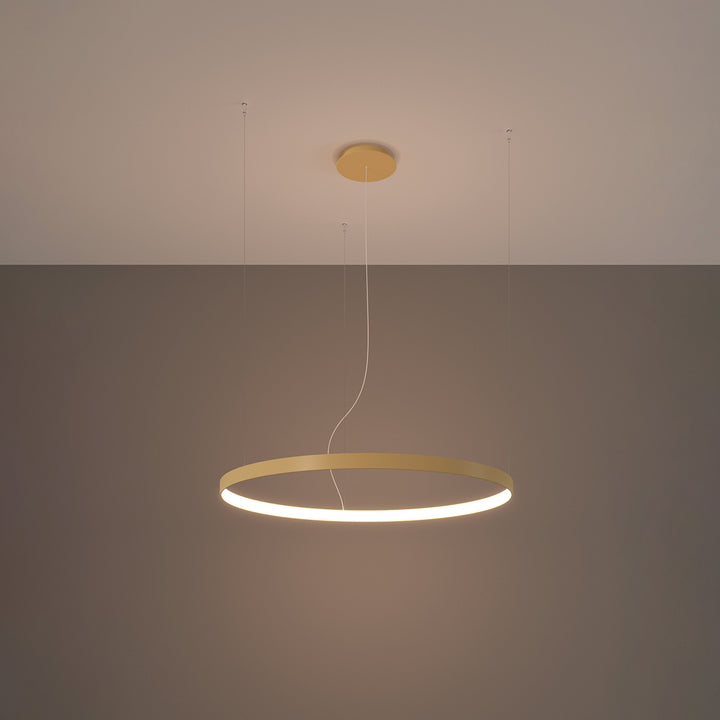 Lustre anneau RIO doré allumée, suspendu