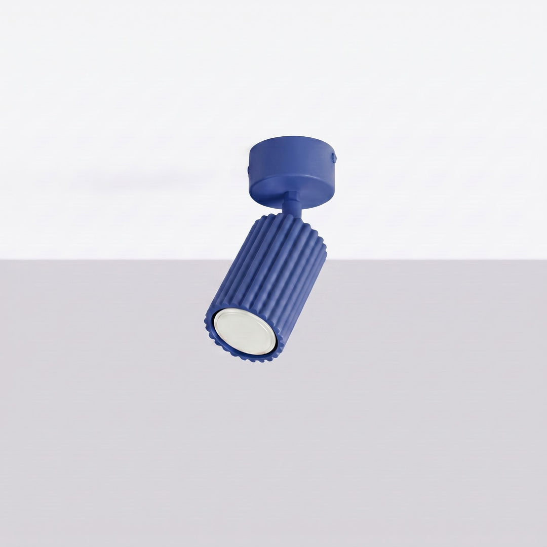 Luminaire Plafonnier outremer éteinte, vue rapprochée