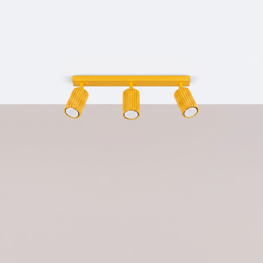 Luminaire Plafonnier jaune éteinte, vue rapprochée