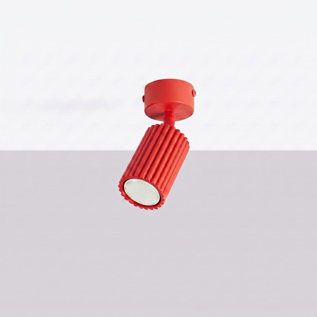 Luminaire Plafonnier rouge éteinte, vue rapprochée