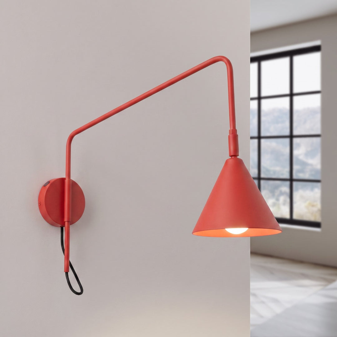 Applique Murale rouge allumée, vue rapprochée