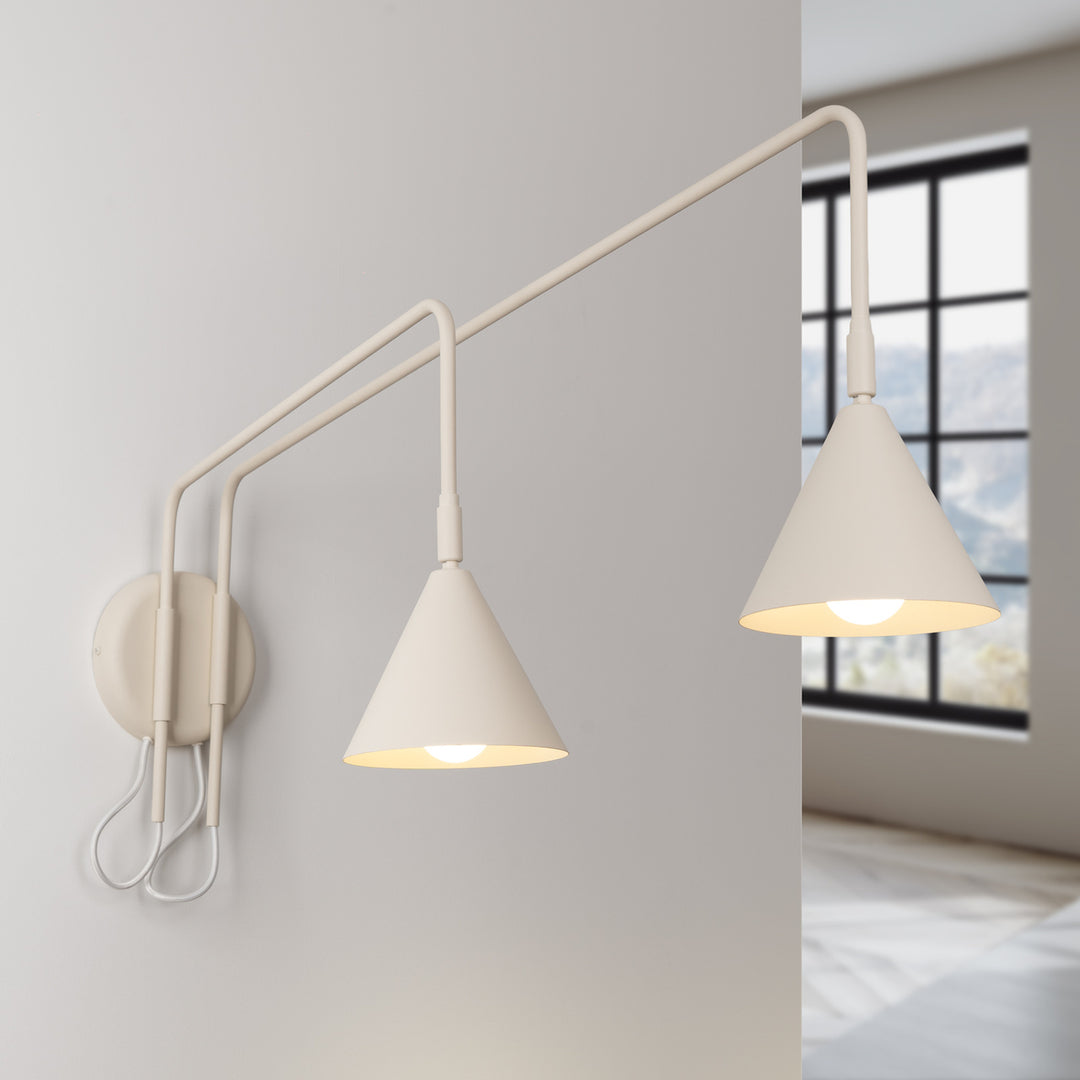 Applique Murale beige allumée, vue rapprochée