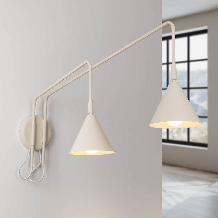 Applique Murale beige allumée, vue rapprochée