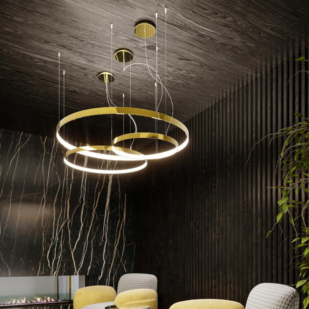 Plafonnier anneau RIO or poli dans un intérieur contemporain