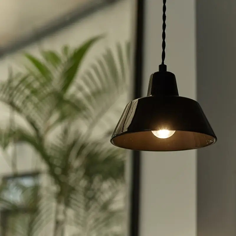 Suspension en céramique style atelier minimaliste chic