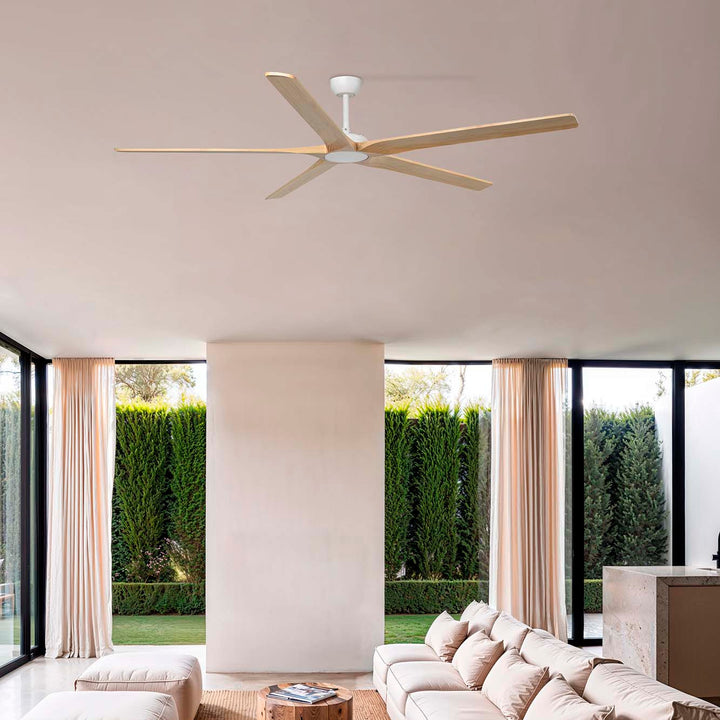 Ventilateur de plafond Bigwood blanc et pin en situation