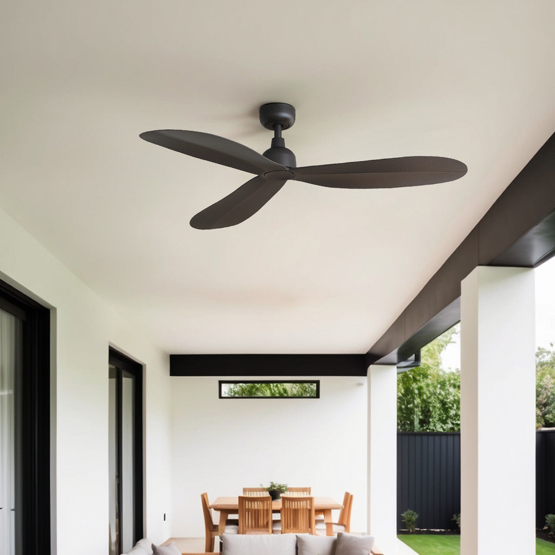 Ventilateur de plafond Palma marron dans un intérieur