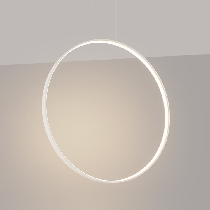 Suspension anneau RIO beige allumée, suspendue