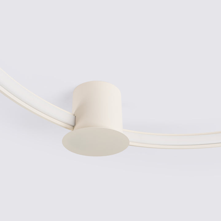 Plafonnier anneau RIO beige allumée, détail de l'anneau