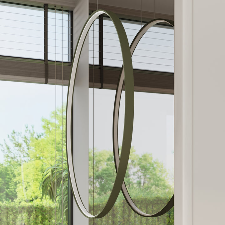 Suspension anneau RIO vert olive dans un intérieur contemporain