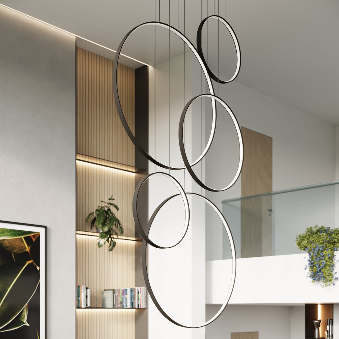 Suspension anneau RIO noir dans un intérieur contemporain